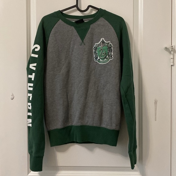 Harry Potter Slytherin Sweatshirt - Picture 2 of 6